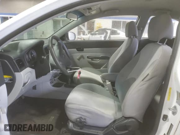 ✅ 2010 Hyundai Accent GS • VIN: KMHCM3AC0AU185040 • Лот: 57866765. Опубликован ранее на Copart с пробегом 138 732 миль. Бесплатный доступ к архиву аукционных продаж из США и подробный отчёт об истории автомобиля на DreamBid. Изображение 7.