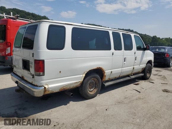 ✅ 2014 Ford Econoline Passenger XL • VIN: 1FBSS3BL0EDA58805 • Lot: 67942415. Wystawiony na Copart z przebiegiem 671 778 mil. Bezpłatny archiwum sprzedaży aukcyjnych z USA i szczegółowy raport historii pojazdu na DreamBid. Zdjęcie 3.