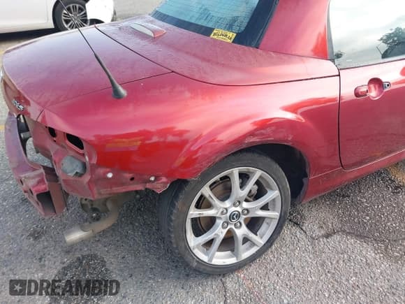 ✅ 2015 Mazda MX-5 Miata Grand Touring • VIN: JM1NC2PF9F0241793 • Lot: 43373257. Listed on IAAI with 127,984 mi. Free auction sales archive from the USA and detailed vehicle history report at DreamBid. Image 18.