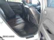 ✅ 2010 GMC Terrain SLT-2 • VIN: 2CTFLHEY2A6238072 • Lot: 41940698. Wystawiony na IAAI z przebiegiem 120 418 mil. Bezpłatny archiwum sprzedaży aukcyjnych z USA i szczegółowy raport historii pojazdu na DreamBid. Zdjęcie 8.