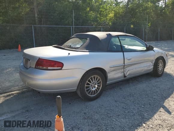 ✅ 2004 Chrysler Sebring LXi • VIN: 1C3EL55R94N259049 • Lot: 67322755. Listed on Copart with 151,897 mi. Free auction sales archive from the USA and detailed vehicle history report at DreamBid. Image 3.