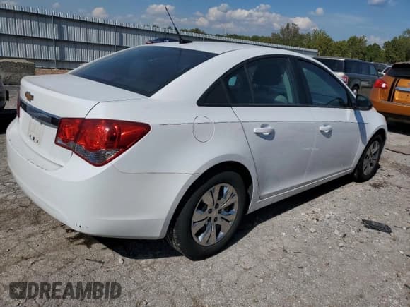✅ 2014 Chevrolet Cruze LS • VIN: 1G1PA5SHXE7392228 • Lot: 81957105. Listed on Copart with 105,161 mi. Free auction sales archive from the USA and detailed vehicle history report at DreamBid. Image 3.