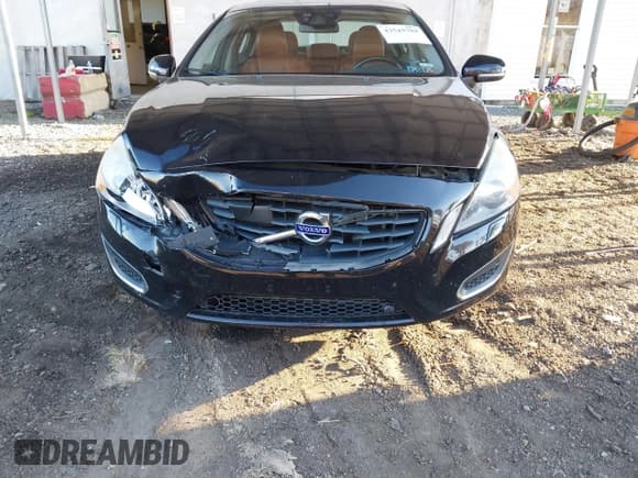 ✅ 2011 Volvo S60 • VIN: YV1902FH0B2000730 • Lot: 43543784. Listed on IAAI with 153,765 mi. Free auction sales archive from the USA and detailed vehicle history report at DreamBid. Image 6.