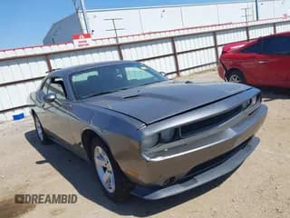 ✅ 2011 Dodge Challenger • VIN: 2B3CJ4DG4BH605437 • Lot: 40514649. Wystawiony na IAAI z przebiegiem 218 976 mil. Bezpłatny archiwum sprzedaży aukcyjnych z USA i szczegółowy raport historii pojazdu na DreamBid. Zdjęcie 1.