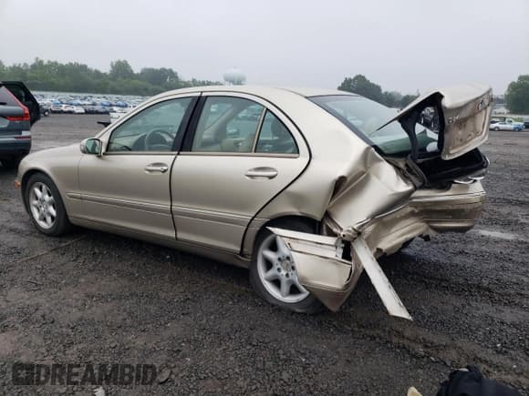 ✅ 2003 Mercedes-Benz C 240 • VIN: WDBRF81J13F374211 • Lot: 61156455. Listed on Copart with 83,001 mi. Free auction sales archive from the USA and detailed vehicle history report at DreamBid. Image 2.