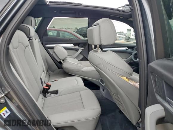 ✅ 2025 Audi Q5 S line Premium Plus • VIN: WA1EAAFY1S2024895 • Lot: 93634845. Wystawiony na Copart z przebiegiem Nie podano. Bezpłatny archiwum sprzedaży aukcyjnych z USA i szczegółowy raport historii pojazdu na DreamBid. Zdjęcie 11.