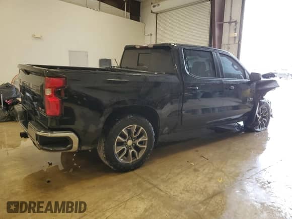 2021 Chevrolet Silverado 1500 LT with VIN 3GCUYDED4MG185314, listed as a Copart auction lot 87475465 with 136,396 mi miles and Clean title. Bid and sale history available at DreamBid. Image 3.