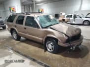 ✅ 2004 Chevrolet Blazer LS • VIN: 1GNDT13X74K139714 • Lot: 45634765. Wystawiony na Copart z przebiegiem Nie podano. Bezpłatny archiwum sprzedaży aukcyjnych z USA i szczegółowy raport historii pojazdu na DreamBid. Zdjęcie 4.