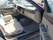 ✅ 1998 Cadillac DeVille • VIN: 1G6KD54Y5WU715824 • Lot: 42002150. Wystawiony na IAAI z przebiegiem Nie podano. Bezpłatny archiwum sprzedaży aukcyjnych z USA i szczegółowy raport historii pojazdu na DreamBid. Zdjęcie 5.