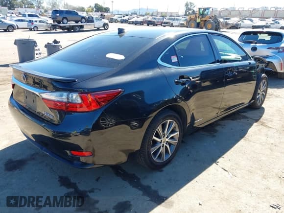 ✅ 2016 Lexus ES 300h • VIN: JTHBW1GG4G2127766 • Lot: 43559033. Wystawiony na IAAI z przebiegiem 241 541 mil. Bezpłatny archiwum sprzedaży aukcyjnych z USA i szczegółowy raport historii pojazdu na DreamBid. Zdjęcie 4.