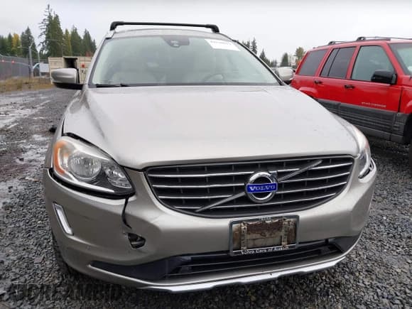 ✅ 2015 Volvo XC60 T6 • VIN: YV4902RB7F2616912 • Lot: 43530613. Wystawiony na IAAI z przebiegiem 68 360 mil. Bezpłatny archiwum sprzedaży aukcyjnych z USA i szczegółowy raport historii pojazdu na DreamBid. Zdjęcie 6.
