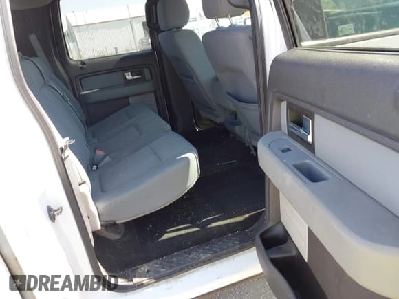 ✅ 2013 Ford F-150 XL • VIN: 1FTFW1ET1DFB25030 • Lot: 42783502. Wystawiony na IAAI z przebiegiem 175 968 mil. Bezpłatny archiwum sprzedaży aukcyjnych z USA i szczegółowy raport historii pojazdu na DreamBid. Zdjęcie 8.