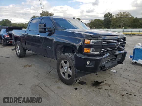 ✅ 2015 Chevrolet Silverado 2500HD LTZ • VIN: 1GC1KWE89FF192363 • Lot: 84362815. Wystawiony na Copart z przebiegiem 176 097 mil. Bezpłatny archiwum sprzedaży aukcyjnych z USA i szczegółowy raport historii pojazdu na DreamBid. Zdjęcie 4.