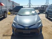 ✅ 2018 Toyota Corolla SE • VIN: 5YFBURHE8JP846059 • Lot: 43189242. Wystawiony na IAAI z przebiegiem 93 310 mil. Bezpłatny archiwum sprzedaży aukcyjnych z USA i szczegółowy raport historii pojazdu na DreamBid. Zdjęcie 13.