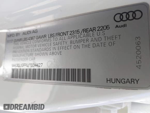 ✅ 2018 Audi A3 Premium Plus • VIN: WAUGUGFF6J1034427 • Lot: 42541248. Wystawiony na IAAI z przebiegiem 94 000 mil. Bezpłatny archiwum sprzedaży aukcyjnych z USA i szczegółowy raport historii pojazdu na DreamBid. Zdjęcie 9.