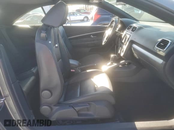 ✅ 2012 Volkswagen Eos Komfort • VIN: WVWBW7AH5CV003746 • Лот: 82656125. Опубликован ранее на Copart с пробегом 105 760 миль. Бесплатный доступ к архиву аукционных продаж из США и подробный отчёт об истории автомобиля на DreamBid. Изображение 10.