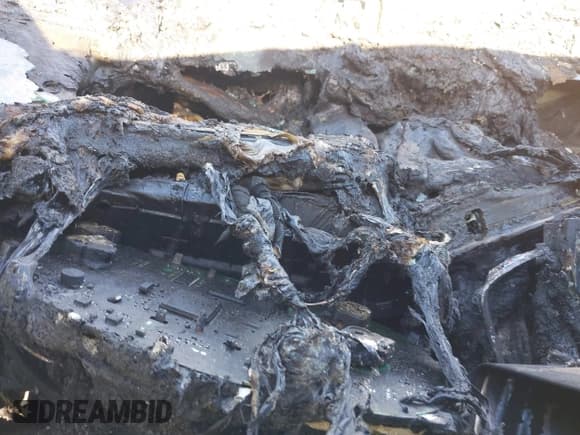 ✅ 2013 Buick LaCrosse Leather • VIN: 1G4GC5E31DF323770 • Lot: 42247069. Listed on IAAI with Not provided. Free auction sales archive from the USA and detailed vehicle history report at DreamBid. Image 7.