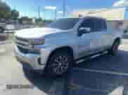 2020 Chevrolet Silverado 1500 LT z VIN 3GCUYDED6LG242515, wystawiony jako Copart lot #91353495 z przebiegiem 183 379 mil mil oraz Czysty tytuł • Clean title. Historia ofert i sprzedaży dostępna na DreamBid. Obrazek 2.