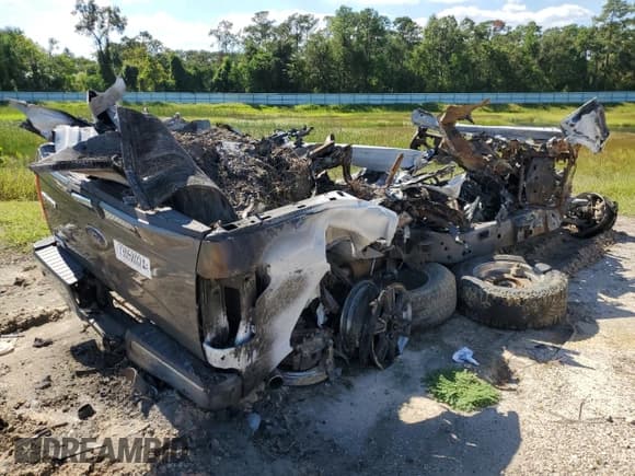 ✅ 2017 Ford F-150 XL • VIN: 1FTEW1EGXHKC72264 • Lot: 73058024. Wystawiony na Copart z przebiegiem Nie podano. Bezpłatny archiwum sprzedaży aukcyjnych z USA i szczegółowy raport historii pojazdu na DreamBid. Zdjęcie 3.