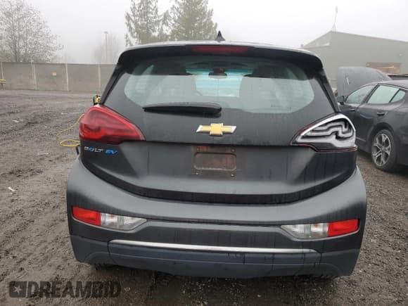 ✅ 2018 Chevrolet Bolt EV LT • VIN: 1G1FW6S00J4139492 • Lot: 82703334. Wystawiony na Copart z przebiegiem 38 912 mil. Bezpłatny archiwum sprzedaży aukcyjnych z USA i szczegółowy raport historii pojazdu na DreamBid. Zdjęcie 6.