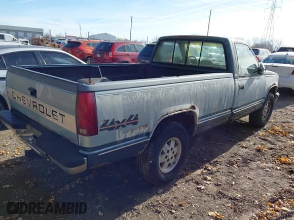 ✅ 1991 Chevrolet Silverado 1500 • VIN: 1GCDK14KXME109748 • Lot: 43690868. Wystawiony na IAAI z przebiegiem 204 438 mil. Bezpłatny archiwum sprzedaży aukcyjnych z USA i szczegółowy raport historii pojazdu na DreamBid. Zdjęcie 4.