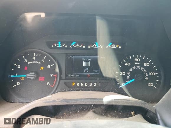 ✅ 2016 Ford F-150 XL • VIN: 1FTEX1C82GKF13354 • Lot: 56194925. Listed on Copart with 223,021 mi. Free auction sales archive from the USA and detailed vehicle history report at DreamBid. Image 9.