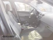 ✅ 2007 Volvo S40 2.4L • VIN: YV1MS382272306323 • Lot: 43110116. Wystawiony na IAAI z przebiegiem 156 009 mil. Bezpłatny archiwum sprzedaży aukcyjnych z USA i szczegółowy raport historii pojazdu na DreamBid. Zdjęcie 5.