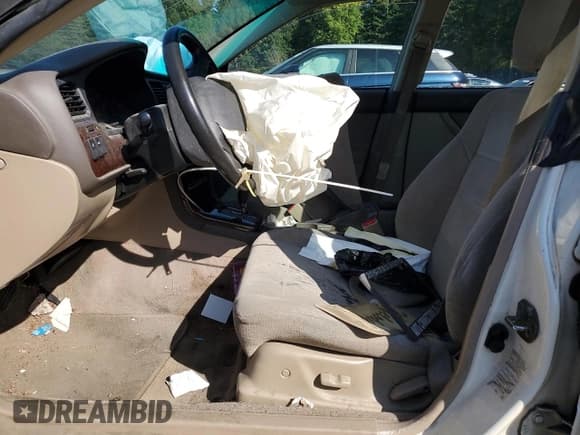 ✅ 2002 Subaru Legacy Outback • VIN: 4S3BH665027618825 • Lot: 81163685. Wystawiony na Copart z przebiegiem Nie podano. Bezpłatny archiwum sprzedaży aukcyjnych z USA i szczegółowy raport historii pojazdu na DreamBid. Zdjęcie 7.