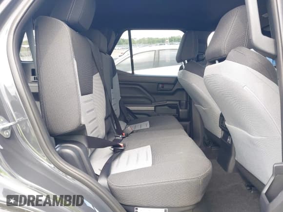 ✅ 2025 Toyota 4Runner SR5 • VIN: JTEVA5BR3S5002046 • Лот: 42694842. Опубликован ранее на IAAI с пробегом 718 миль. Бесплатный доступ к архиву аукционных продаж из США и подробный отчёт об истории автомобиля на DreamBid. Изображение 8.