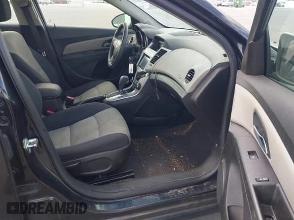 ✅ 2015 Chevrolet Cruze LS • VIN: 1G1PA5SH1F7286946 • Lot: 43555651. Listed on IAAI with 85,191 mi. Free auction sales archive from the USA and detailed vehicle history report at DreamBid. Image 5.