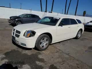 2005 Dodge Magnum SE с VIN 2D4FV48V05H153020, выставлен на аукционе Copart как лот 80789114 с пробегом 204 180 миль миль и Списание • Salvage title. История ставок и продаж доступна на DreamBid. Изображение 1.