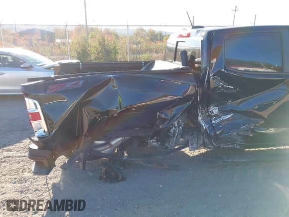 ✅ 2022 Chevrolet Colorado 4WD Z71 • VIN: 1GCGTDEN7N1137455 • Lot: 43539075. Wystawiony na IAAI z przebiegiem 59 773 mil. Bezpłatny archiwum sprzedaży aukcyjnych z USA i szczegółowy raport historii pojazdu na DreamBid. Zdjęcie 6.