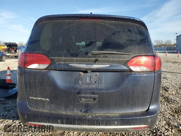 ✅ 2018 Chrysler Pacifica Touring L Plus • VIN: 2C4RC1EG6JR234354 • Lot: 92933095. Wystawiony na Copart z przebiegiem 132 488 mil. Bezpłatny archiwum sprzedaży aukcyjnych z USA i szczegółowy raport historii pojazdu na DreamBid. Zdjęcie 6.