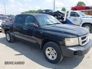 ✅ 2008 Dodge Dakota SLT • VIN: 1D7HW48K78S593988 • Lot: 42825788. Wystawiony na IAAI z przebiegiem 216 208 mil mil. Skorzystaj z bezpłatnego archiwum sprzedaży aukcyjnych z USA i zobacz szczegółowy raport historii pojazdu na DreamBid. Zdjęcie 1.