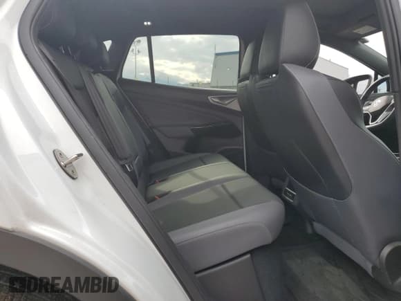 ✅ 2023 Volkswagen ID.4 Pro S • VIN: 1V2WNPE87PC038111 • Лот: 70380155. Опубликован ранее на Copart с пробегом 13 270 миль. Бесплатный доступ к архиву аукционных продаж из США и подробный отчёт об истории автомобиля на DreamBid. Изображение 11.