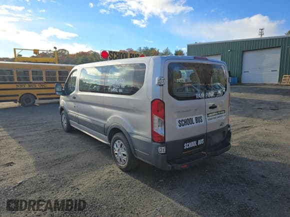 ✅ 2017 Ford Transit XL • VIN: 1FMZK1ZM6HKB47903 • Lot: 85955475. Wystawiony na Copart z przebiegiem 234 921 mil. Bezpłatny archiwum sprzedaży aukcyjnych z USA i szczegółowy raport historii pojazdu na DreamBid. Zdjęcie 3.