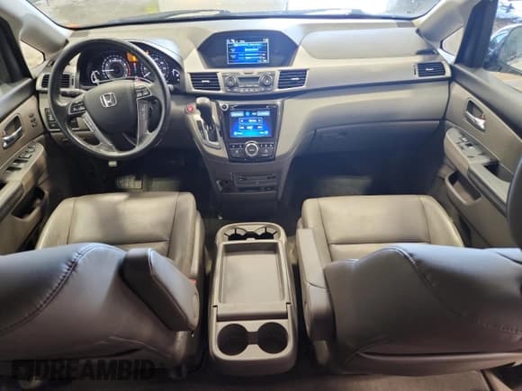 ✅ 2015 Honda Odyssey Touring Elite • VIN: 5FNRL5H96FB012372 • Лот: 70421245. Опубликован ранее на Copart с пробегом 88 191 миль. Бесплатный доступ к архиву аукционных продаж из США и подробный отчёт об истории автомобиля на DreamBid. Изображение 8.