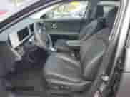 2023 Hyundai Ioniq 5 SEL z VIN KM8KNDAF0PU191177, wystawiony jako Copart lot #53737554 z przebiegiem 24 646 mil mil oraz Szkoda całkowita • Salvage title. Historia ofert i sprzedaży dostępna na DreamBid. Obrazek 7.