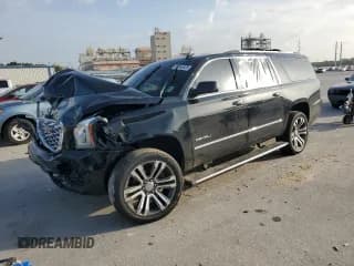 ✅ 2020 GMC Yukon XL Denali • VIN: 1GKS1HKJ2LR117402 • Lot: 63344925. Wystawiony na Copart z przebiegiem 121 280 mil. Bezpłatny archiwum sprzedaży aukcyjnych z USA i szczegółowy raport historii pojazdu na DreamBid. Zdjęcie 1.