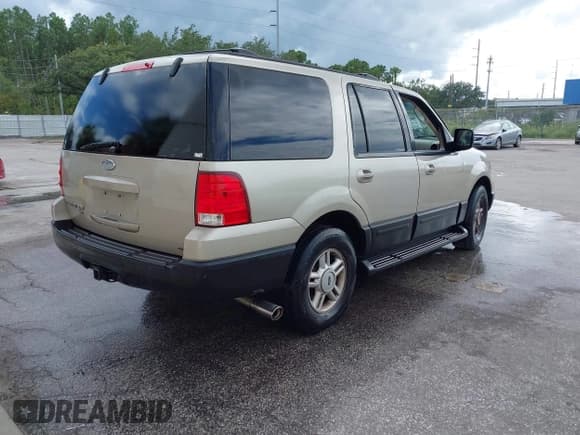 ✅ 2004 Ford Expedition Special Service • VIN: 1FMRU15W34LB16887 • Lot: 42832935. Wystawiony na IAAI z przebiegiem 170 961 mil. Bezpłatny archiwum sprzedaży aukcyjnych z USA i szczegółowy raport historii pojazdu na DreamBid. Zdjęcie 4.