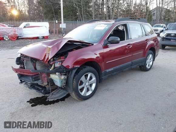 ✅ 2014 Subaru Outback 2.5i • VIN: 4S4BRBAC7E3306729 • Lot: 43758741. Wystawiony na IAAI z przebiegiem 159 478 mil. Bezpłatny archiwum sprzedaży aukcyjnych z USA i szczegółowy raport historii pojazdu na DreamBid. Zdjęcie 17.