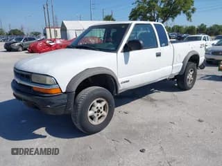 ✅ 1999 Chevrolet S-10 LS ZR2 • VIN: 1GCCT19W9XK187335 • Лот: 42045744. Опубликован ранее на IAAI с пробегом 195 436 миль. Бесплатный доступ к архиву аукционных продаж из США и подробный отчёт об истории автомобиля на DreamBid. Изображение 2.