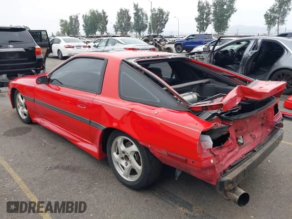 ✅ 1990 Toyota Supra • VIN: JT2MA71M3L0141506 • Lot: 42342303. Wystawiony na IAAI z przebiegiem 133 391 mil. Bezpłatny archiwum sprzedaży aukcyjnych z USA i szczegółowy raport historii pojazdu na DreamBid. Zdjęcie 3.