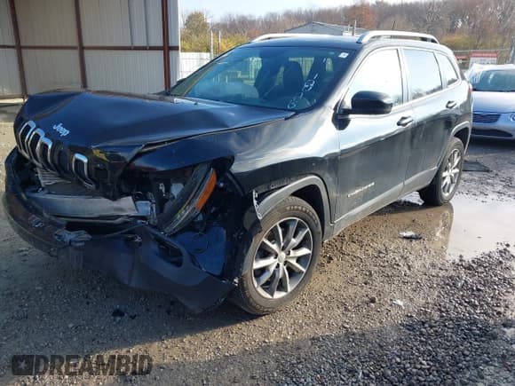 ✅ 2018 Jeep Cherokee Limited • VIN: 1C4PJMDX7JD571828 • Lot: 43731156. Wystawiony na IAAI z przebiegiem 95 776 mil. Bezpłatny archiwum sprzedaży aukcyjnych z USA i szczegółowy raport historii pojazdu na DreamBid. Zdjęcie 17.