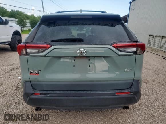 ✅ 2021 Toyota RAV4 XLE Premium • VIN: 2T3C1RFV7MW151789 • Лот: 58700795. Опубликован ранее на Copart с пробегом 105 648 миль. Бесплатный доступ к архиву аукционных продаж из США и подробный отчёт об истории автомобиля на DreamBid. Изображение 6.