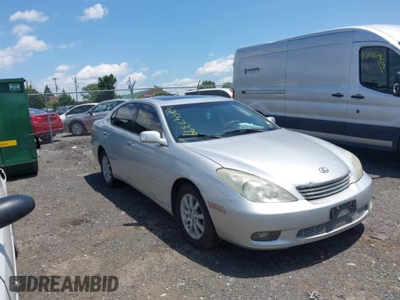 ✅ 2002 Lexus ES 300 • VIN: JTHBF30G720031351 • Lot: 42547399. Listed on IAAI with 275,113 mi. Free auction sales archive from the USA and detailed vehicle history report at DreamBid. Image 1.