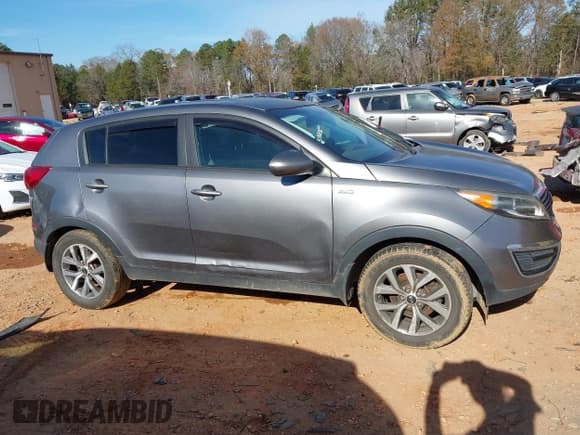 ✅ 2016 Kia Sportage LX • VIN: KNDPBCAC0G7803735 • Lot: 43746583. Wystawiony na IAAI z przebiegiem 218 961 mil. Bezpłatny archiwum sprzedaży aukcyjnych z USA i szczegółowy raport historii pojazdu na DreamBid. Zdjęcie 13.