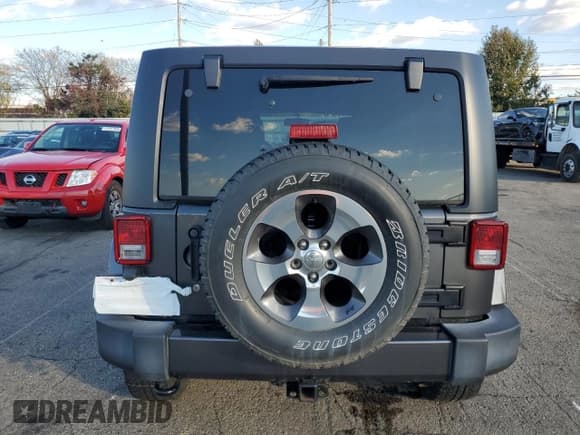 ✅ 2017 Jeep Wrangler Unlimited Sahara • VIN: 1C4BJWEG0HL726238 • Lot: 91415035. Wystawiony na Copart z przebiegiem 104 978 mil. Bezpłatny archiwum sprzedaży aukcyjnych z USA i szczegółowy raport historii pojazdu na DreamBid. Zdjęcie 6.