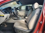 ✅ 2017 Hyundai Sonata Sport • VIN: 5NPE34AF4HH552655 • Лот: 87468275. Опубликован ранее на Copart с пробегом 149 233 миль. Бесплатный доступ к архиву аукционных продаж из США и подробный отчёт об истории автомобиля на DreamBid. Изображение 7.