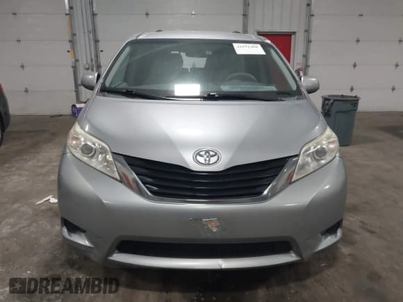 ✅ 2011 Toyota Sienna LE AAS • VIN: 5TDKK3DCXBS121031 • Lot: 42531488. Listed on IAAI with 231,860 mi. Free auction sales archive from the USA and detailed vehicle history report at DreamBid. Image 13.